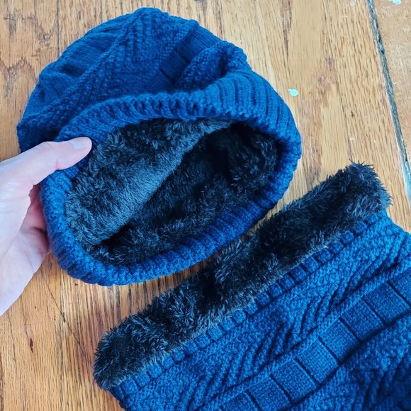 Navy Knitted Winter Hat With Neck Warmer - Picture 3 of 6